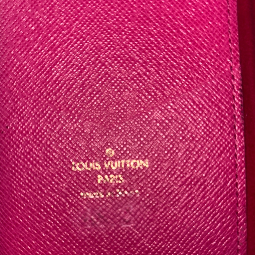 Louis Vuitton Phone Case - Picture 12 of 13